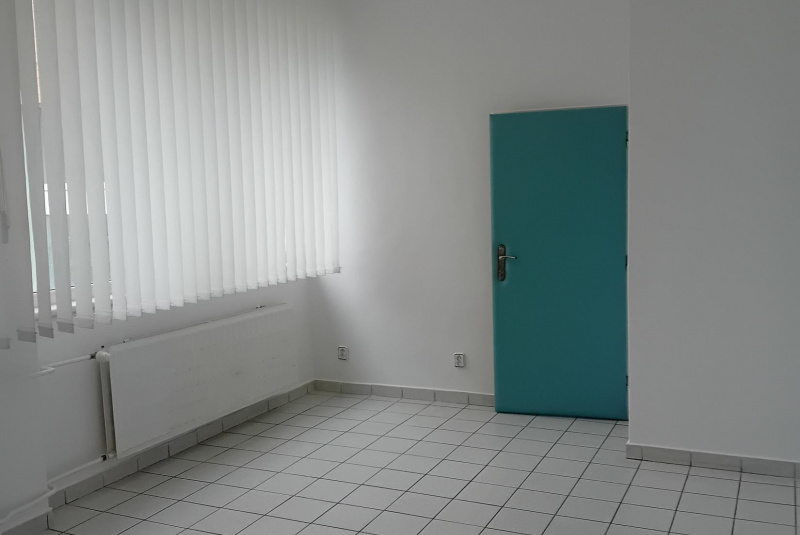  Priestory na prenájom / Administratívna budova - foto